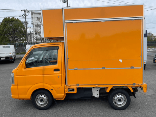 キャリイキッチンカー オレンジ
