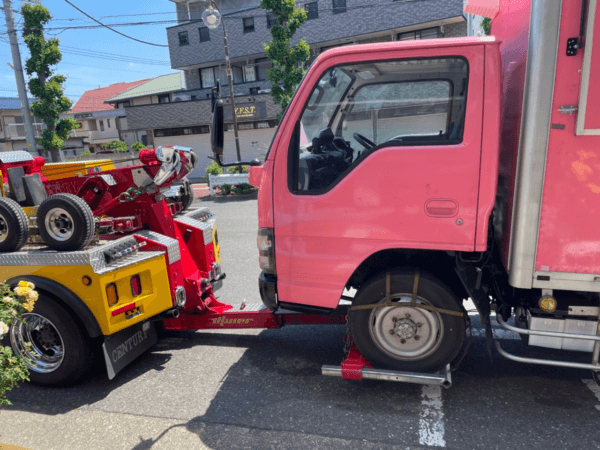 エルフキッチンカー　レッカー