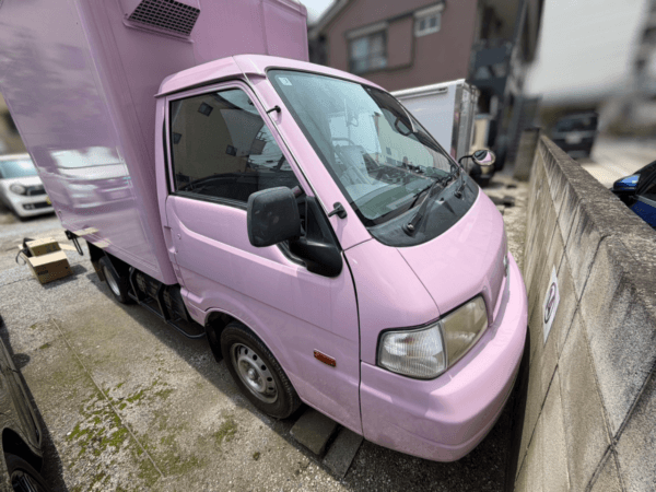 ボンゴキッチンカーの外装