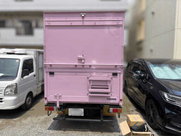 ボンゴキッチンカーの外装