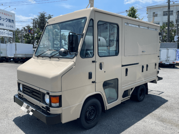 クイックデリバリーキッチンカー外観